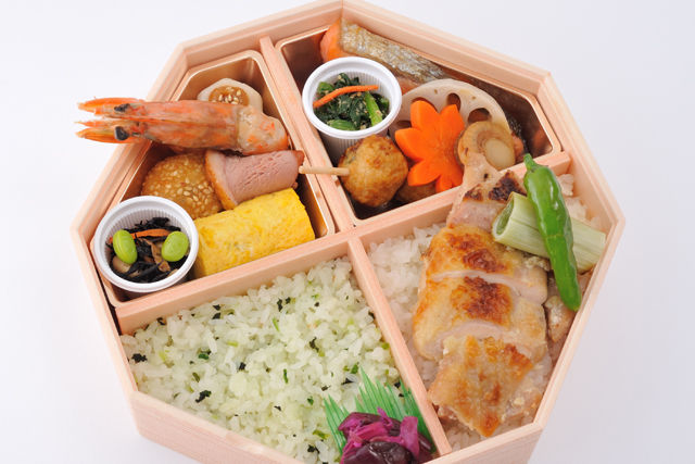 鶏の塩麹焼きの八角御膳