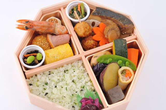 彩り野菜とぶりの照り焼き八角御膳