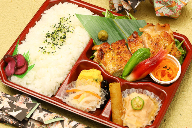 若鶏の山椒焼き(柚子胡椒添え)のお弁当
