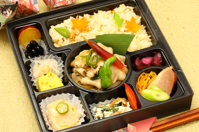 九条葱の京風豚生姜焼きと五目御飯のお弁当