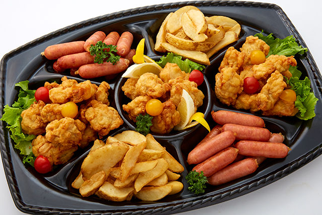 鶏の唐揚げ&ソーセージ&ポテト