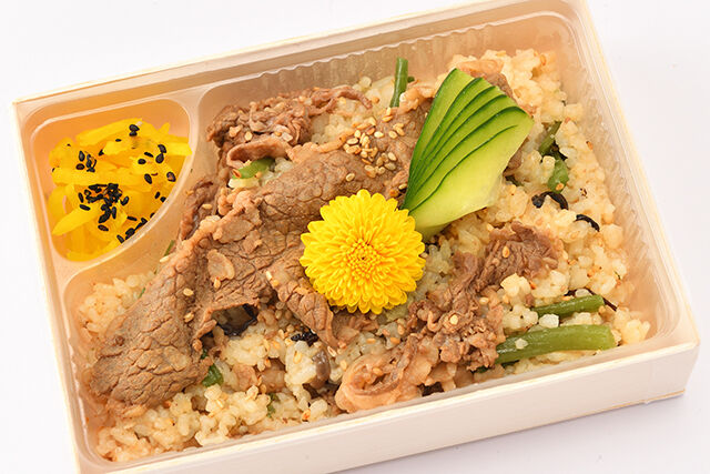 こい希特特製 季節の炊き込みご飯~国産牛肉入り~