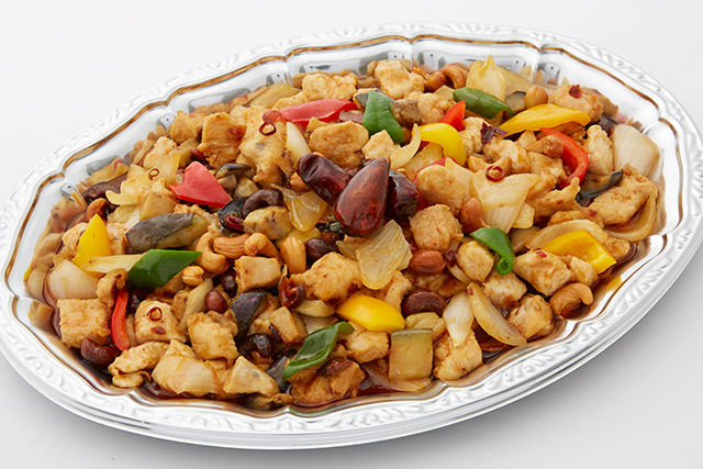 鶏肉とカシューナッツの七彩炒め