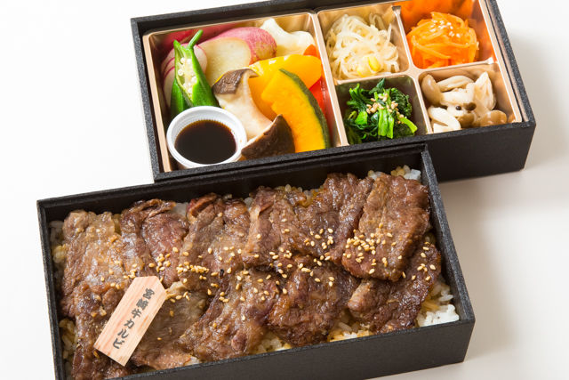 【宮崎牛】カルビ重とたっぷり野菜の二段弁当
