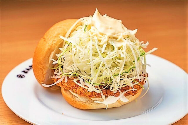 大町ひれかつバーガー