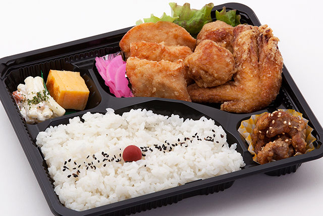 デラックスミックス唐揚げ弁当