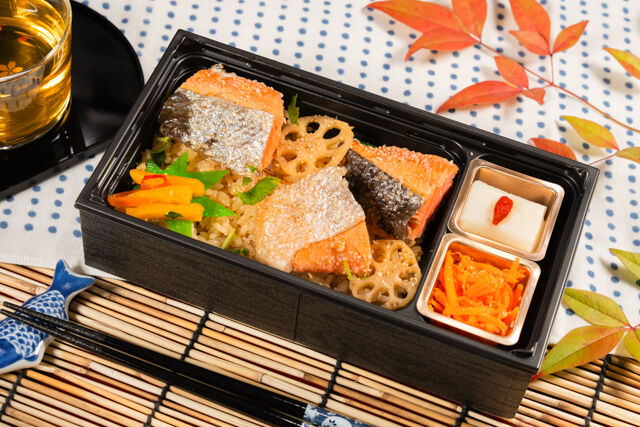 厚切り鮭とたけのこ御飯【並】