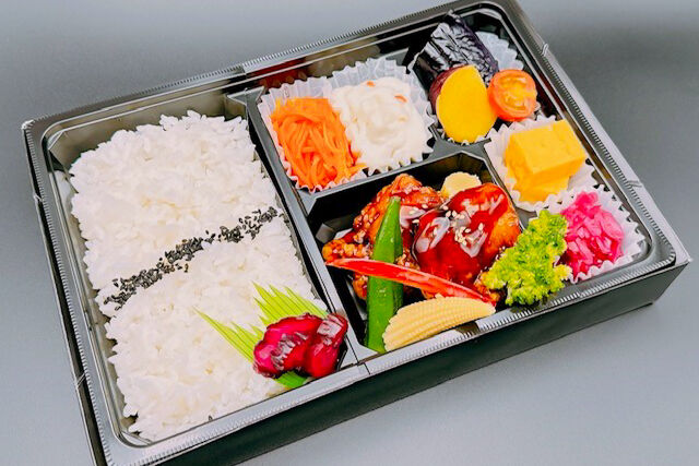 ごちそう御膳(若鶏と野菜の黒酢あんかけ)