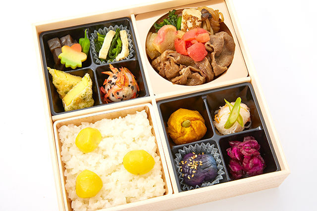 【熨斗対応可】トマト牛すき焼きと栗おこわ飯弁当