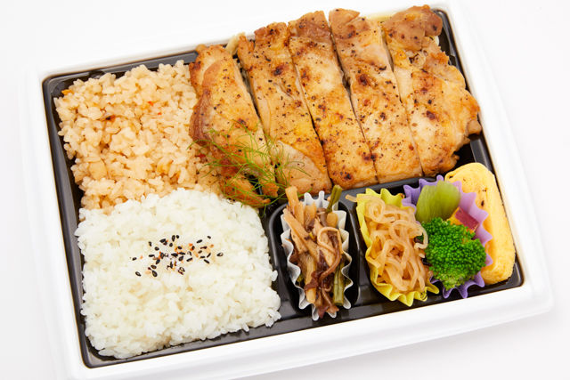 ソースが選べるチキンステーキ弁当(和風おろしソース)