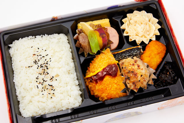 自家製ハンバーグとトンカツ弁当