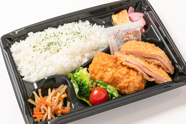 ハムカツとカニクリームコロッケ弁当