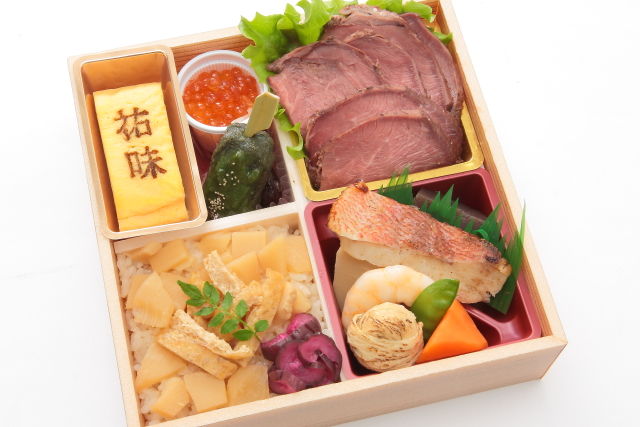 【春限定】筍ご飯と特製ローストビーフ御膳~いくら添え~