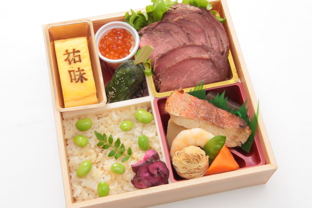 【夏限定】枝豆ご飯と特製ローストビーフ御膳~いくら添え~