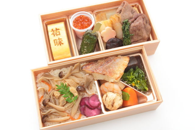 【秋限定】きのこご飯と特製牛すき焼き御膳~いくら添え~