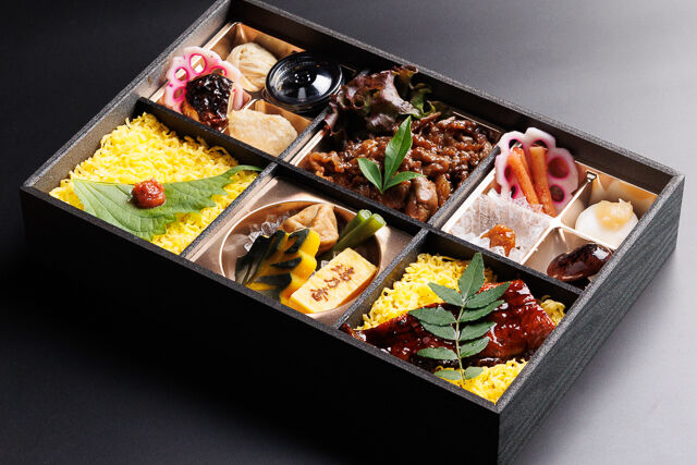 【熨斗対応可】国産A5和牛しっとり焼肉と炭火焼うなぎちらしの厳選幕の内御膳