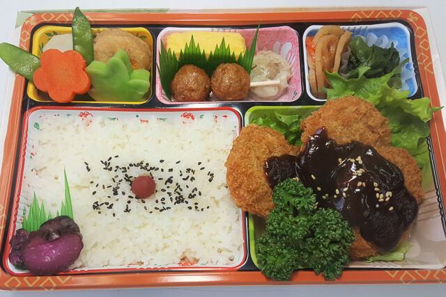 「なる瀬」の味噌ヒレカツ弁当