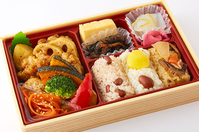 米八特製黒酢のチキン野菜和え弁当