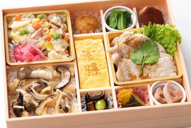 ポークステーキの彩り御膳(きのこご飯)