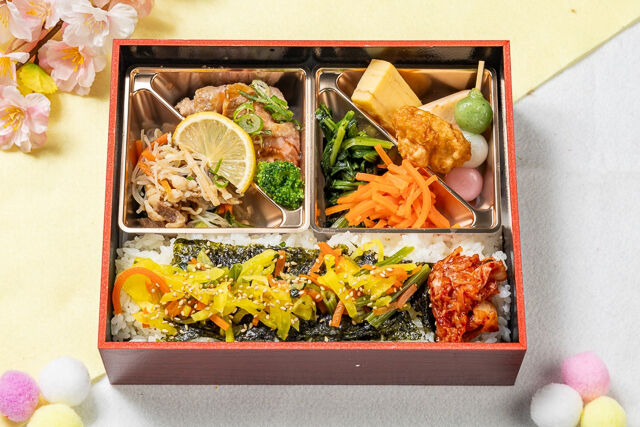 キンパご飯の春弁当