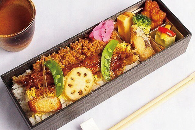 瀬戸内穴子の一本揚げ・贅沢弁当