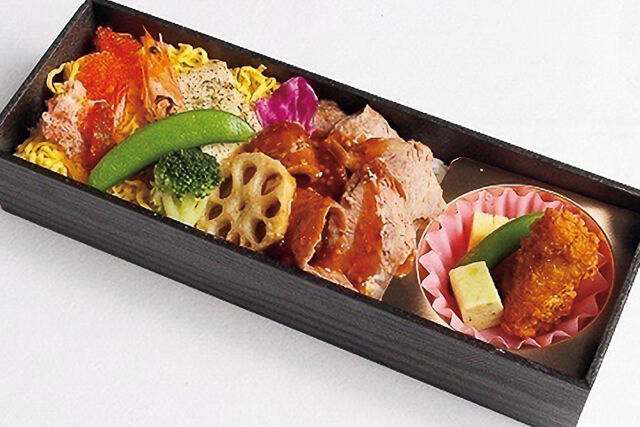 海鮮とステーキの特製弁当
