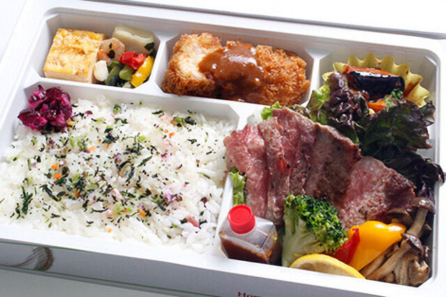 和牛のローストビーフと自家製クリームコロッケ弁当 －nagomi－