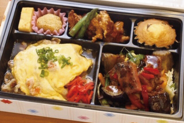 海鮮天津飯と和牛の中華炒め弁当