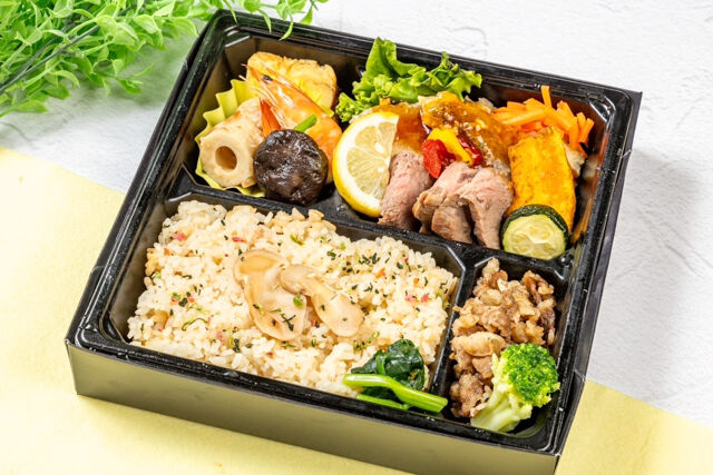 松茸ご飯と牛ステーキの美菜弁当