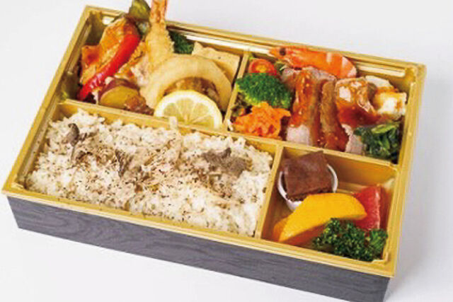 黒トリュフご飯とローストビーフの特選弁当（デザート付き）