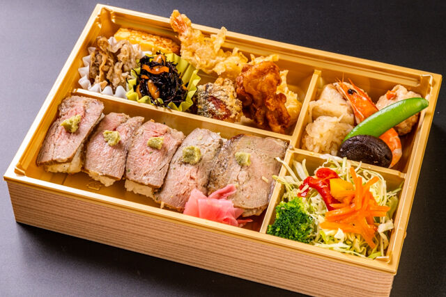 黒毛和牛の肉寿司豪華弁当