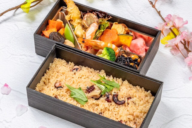 タコ飯の彩弁当