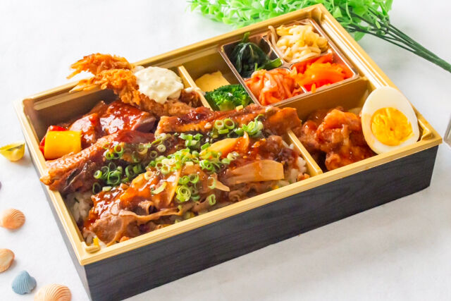 うな牛焼肉と海老フライの豪華ご膳
