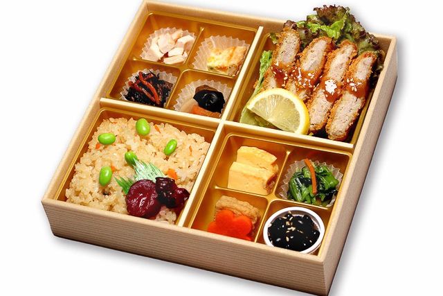 四季薫る炊き込みご飯と豚カツ御膳