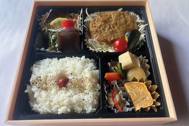 鹿児島県産黒豚の自家製ハンバーグ弁当