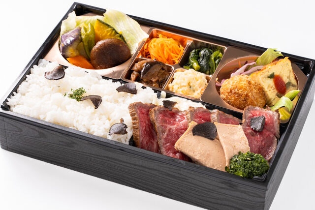 リブロースステーキとフォアグラ、黒トリュフのロッシーニ御膳