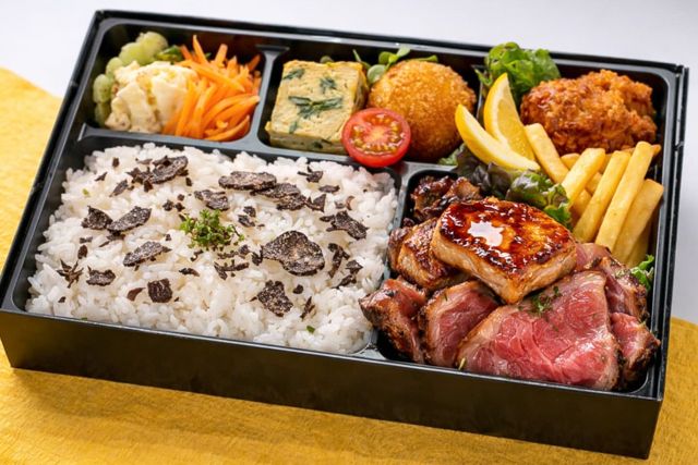 ステーキとフォアグラ、黒トリュフのロッシーニ御膳