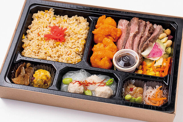 【ECO容器】オマールの旨味たっぷり特製エビチリとステーキの贅沢弁当