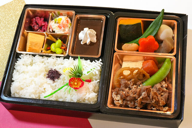 【冬限定】お肉増量！特選牛すき焼き彩り御膳～うれしいデザート入り～