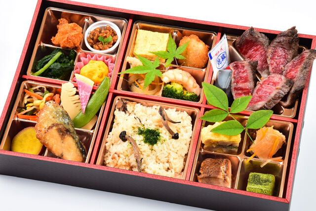 響（Hibiki）ステーキ弁当