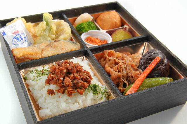 すき焼天婦羅牛たんそぼろ御膳（弍）