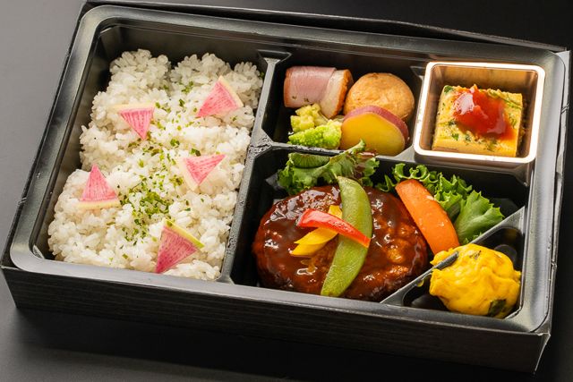 【2月限定】アベリア〜Aberia〜熟成ハンバーグとそぼろオムレツのバターライス