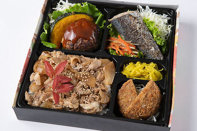 自家製デミグラスハンバーグ・季節の魚の西京焼き・メンチカツの焼肉カルビ重