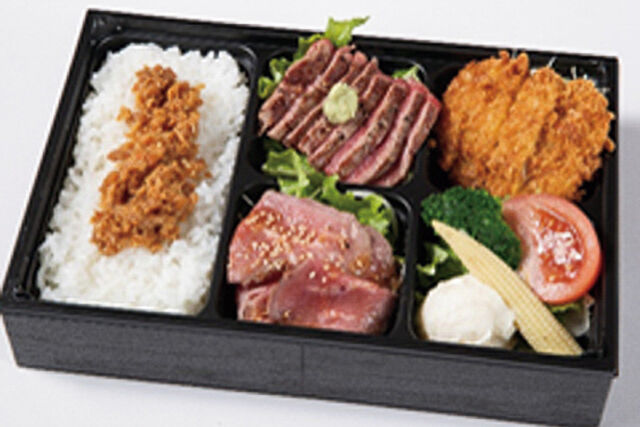 特選黒牛ステーキ・ロースカツ・ローストビーフの3種の肉づくし