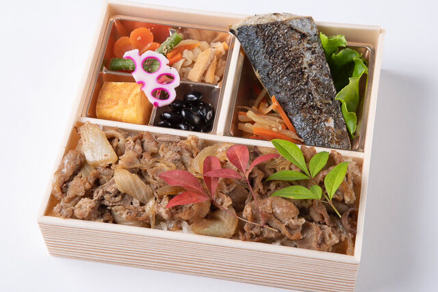 季節の魚の西京焼きとすきやき重御膳