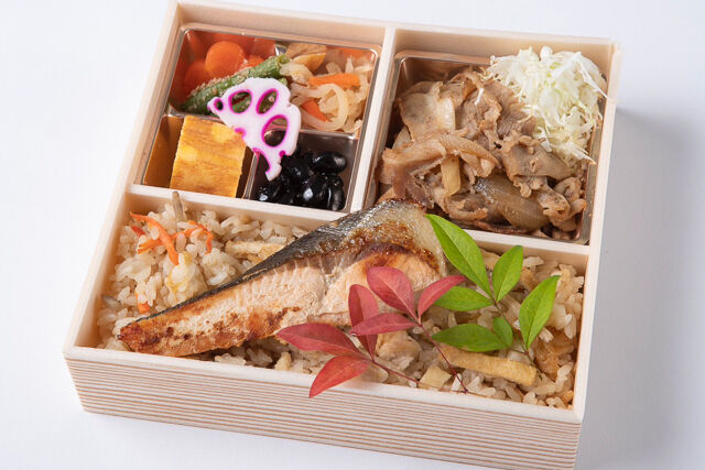 特製ダレの生姜焼きと季節の魚の西京焼きの炊き込み御膳