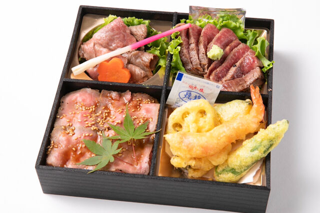 特選黒毛和牛ステーキとすきやき・ローストビーフ重御膳