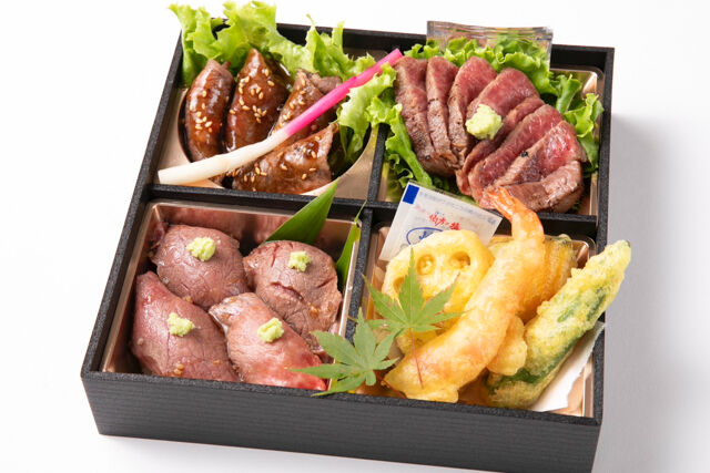 特選黒毛和牛ステーキと焼肉・肉寿司御膳