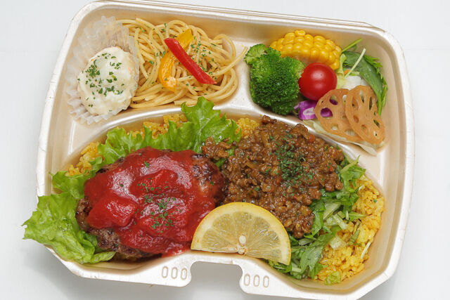 【熨斗対応可】キーマカレー＆トマトソースハンバーグ・季節の8種サラダ