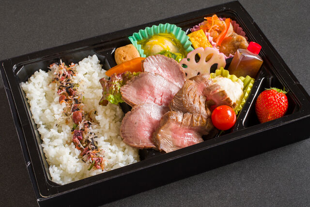 肉厚牛タンとローストビーフ御膳